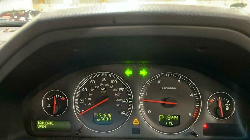 Used Volvo XC90 2010 for sale - 77468555: Photo 3