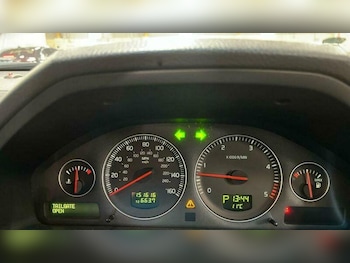 Used Volvo XC90 2010 for sale - 77468555: Photo