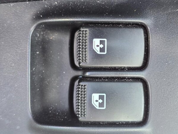 Used Hyundai i10 2012 for sale - 74610883: Photo 14