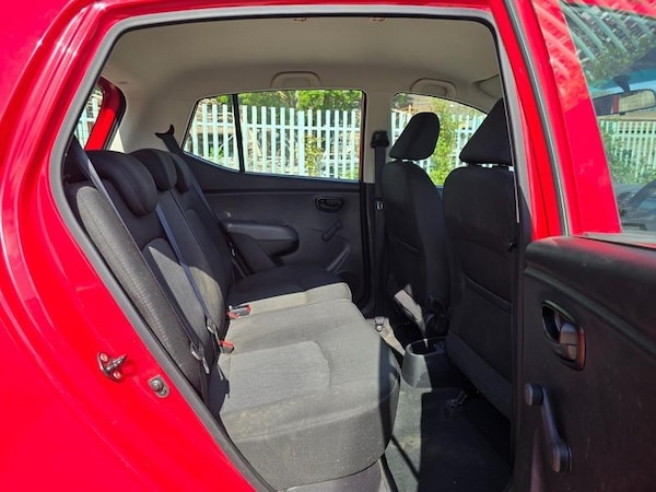 Used Hyundai i10 2012 for sale - 74610883: Photo 32