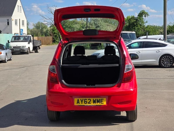 Used Hyundai i10 2012 for sale - 74610883: Photo 9