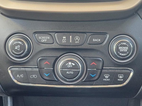 Used Jeep Cherokee 2015 for sale - 72921876: Photo 20