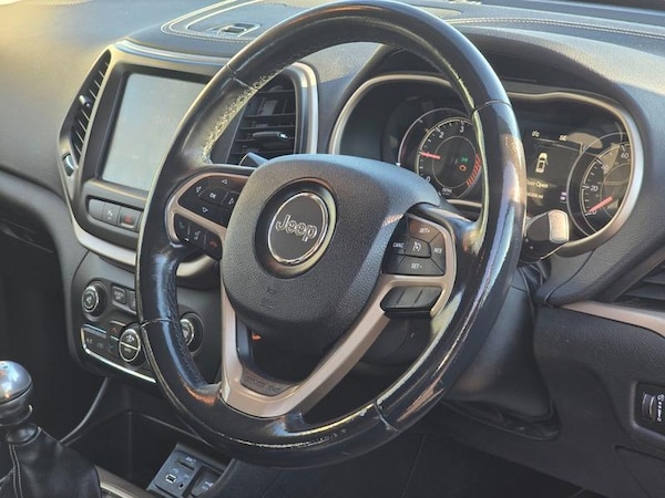 Used Jeep Cherokee 2015 for sale - 72921876: Photo 22