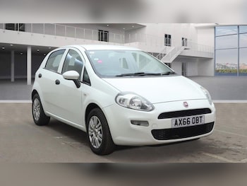 Used Fiat Punto 2017 for sale - 77882908: Photo