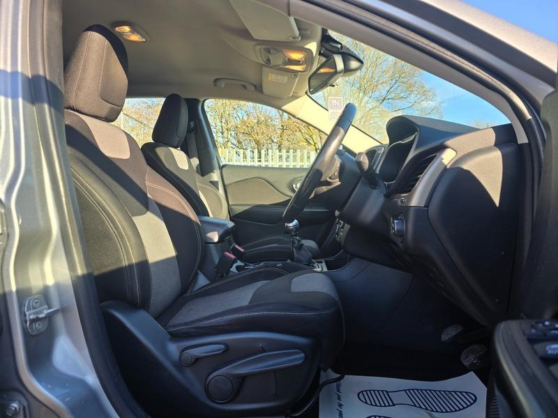 Used Jeep Cherokee 2015 for sale - 77892147: Photo 10