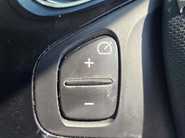 Used Renault Clio 2015 for sale - 75670622: Photo 33