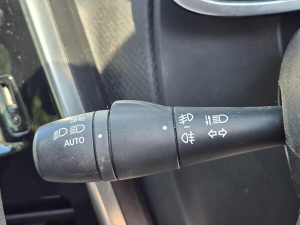 Used Renault Clio 2015 for sale - 75670622: Photo 35