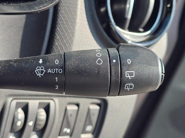 Used Renault Clio 2015 for sale - 75670622: Photo 36