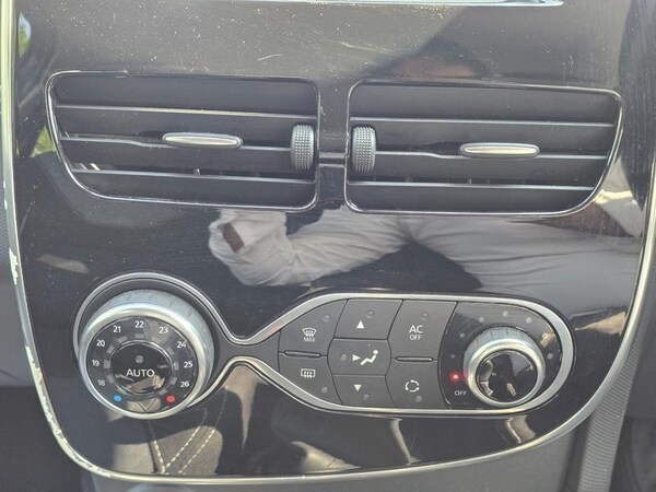 Used Renault Clio 2015 for sale - 75670622: Photo 39