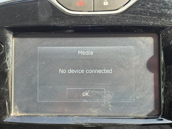 Used Renault Clio 2015 for sale - 75670622: Photo 43