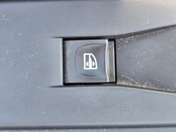 Used Renault Clio 2015 for sale - 75670622: Photo 49