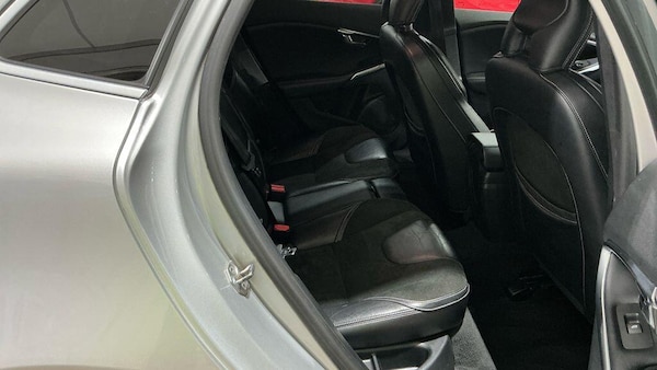 Used Volvo V40 2016 for sale - 76227111: Photo 10