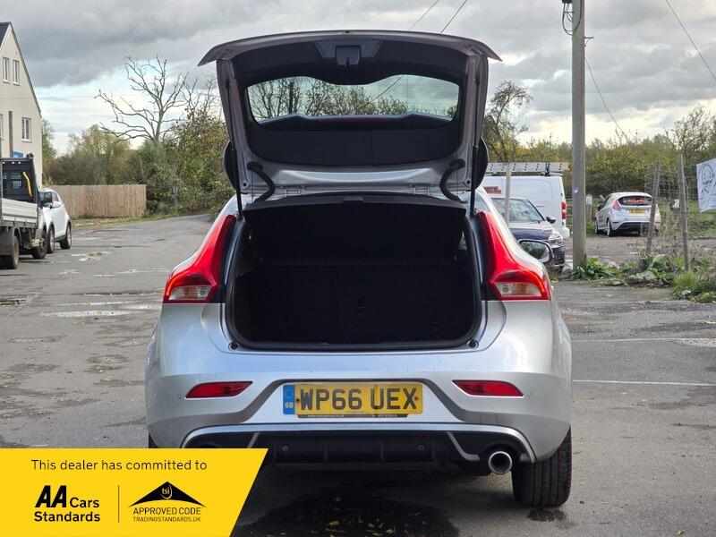 Used Volvo V40 2016 for sale - 76227111: Photo 11