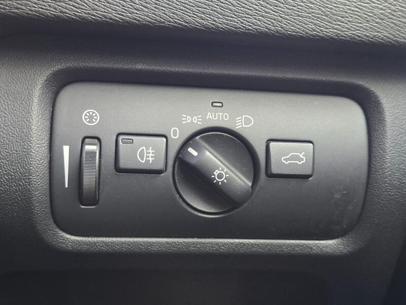 Used Volvo V40 2016 for sale - 76227111: Photo 29