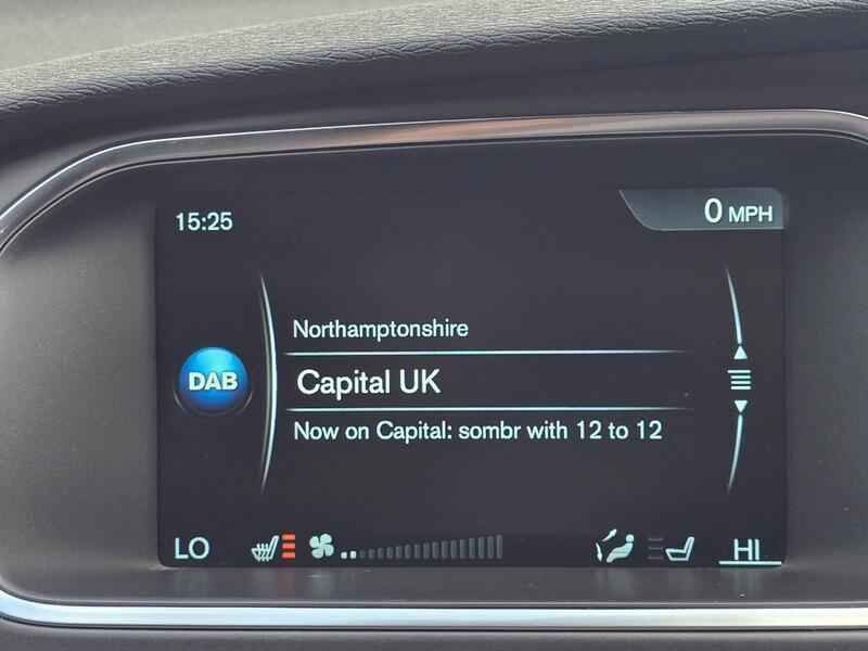 Used Volvo V40 2016 for sale - 76227111: Photo 32