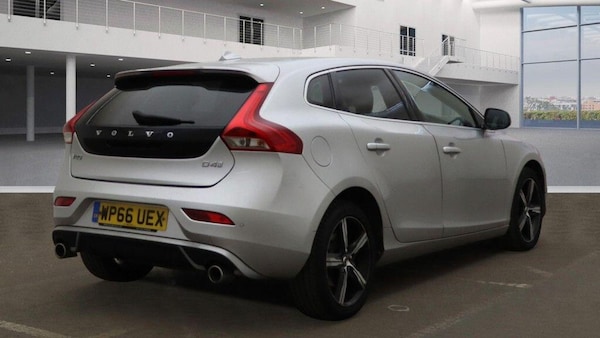 Used Volvo V40 2016 for sale - 76227111: Photo 5