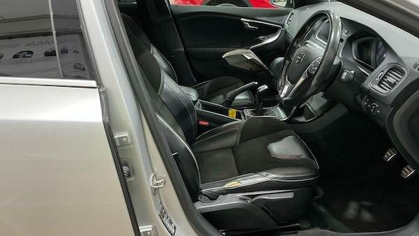Used Volvo V40 2016 for sale - 76227111: Photo 8