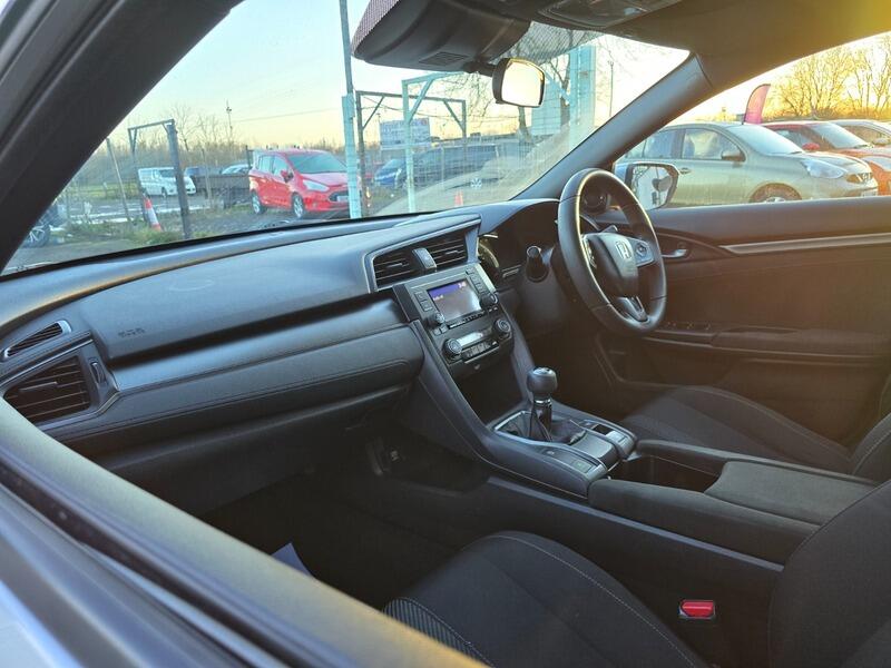 Used Honda Civic 2017 for sale - 77156399: Photo 16