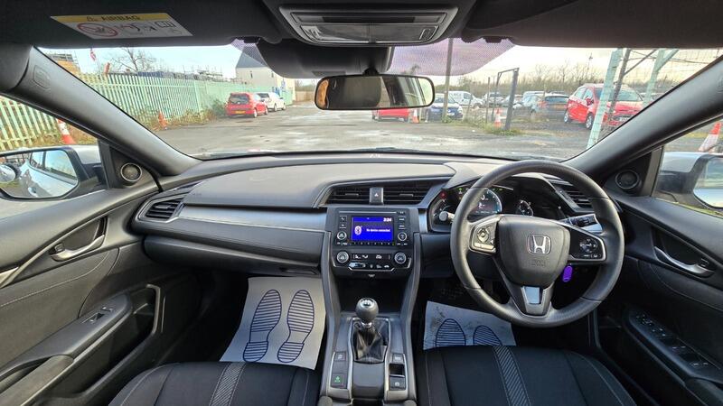 Used Honda Civic 2017 for sale - 77156399: Photo 42