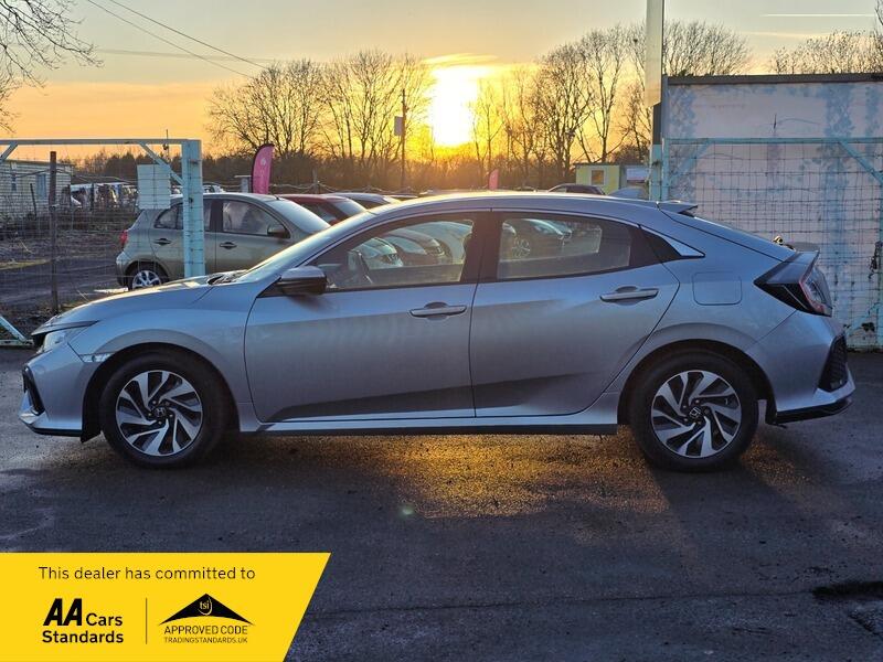 Used Honda Civic 2017 for sale - 77156399: Photo 6