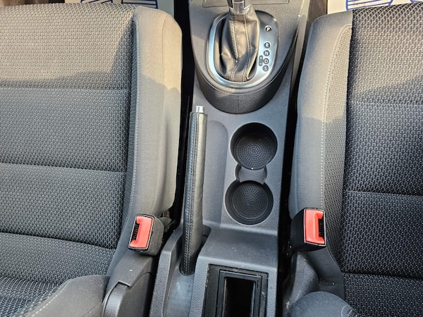 Used Volkswagen Touran 2011 for sale - 74965836: Photo 14