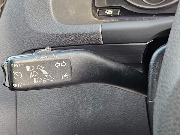 Used Volkswagen Touran 2011 for sale - 74965836: Photo 24