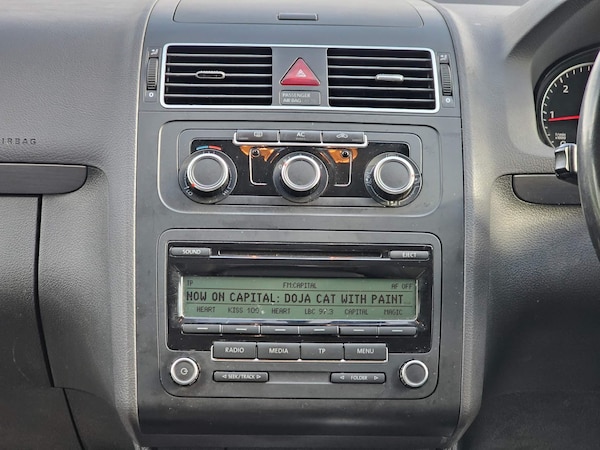 Used Volkswagen Touran 2011 for sale - 74965836: Photo 28