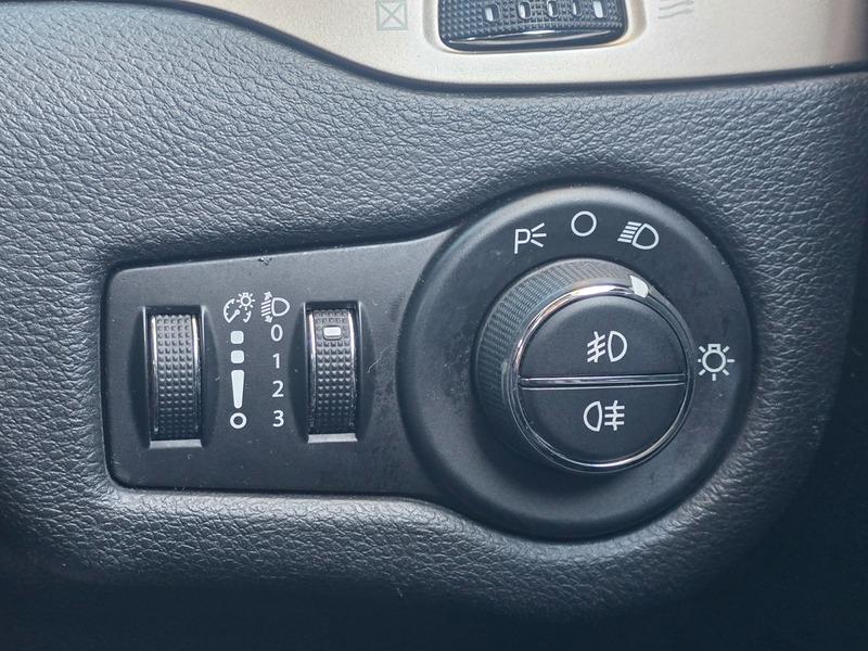 Used Jeep Cherokee 2015 for sale - 76990953: Photo 27