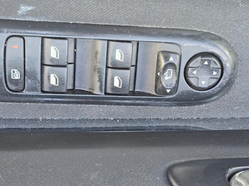 Used Peugeot 3008 2016 for sale - 77549602: Photo 14