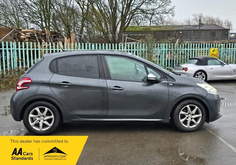 Used Peugeot 208 2014 for sale - 77908855: Photo 12