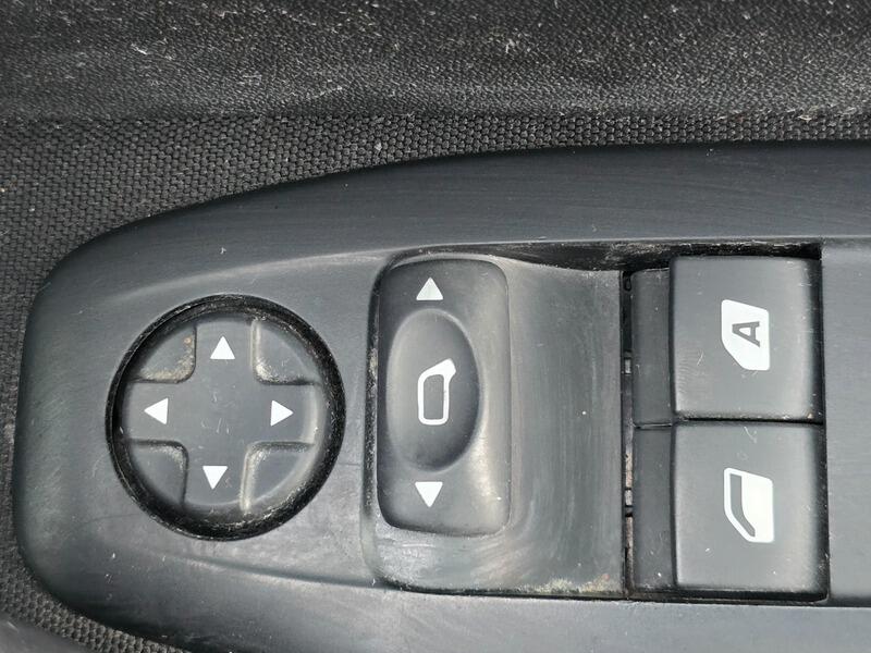 Used Peugeot 208 2014 for sale - 77908855: Photo 14