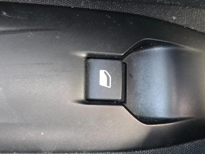 Used Peugeot 208 2014 for sale - 77908855: Photo 18