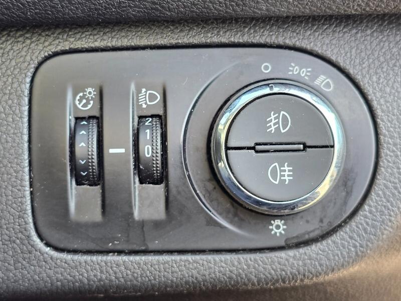 Used Vauxhall Meriva 2015 for sale - 77633190: Photo 23