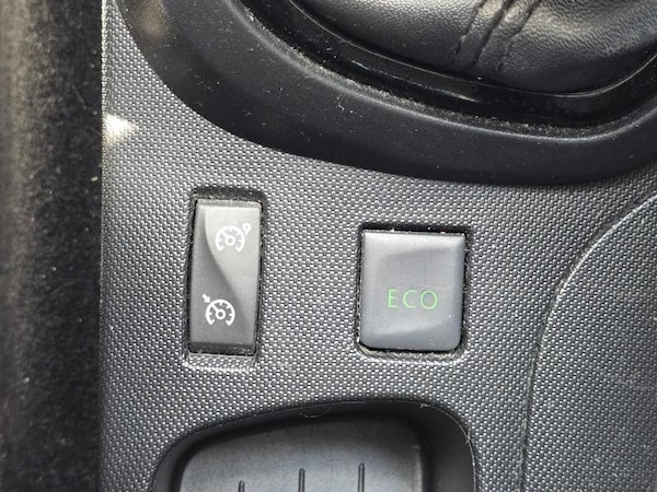 Used Renault Captur 2015 for sale - 75090333: Photo 30