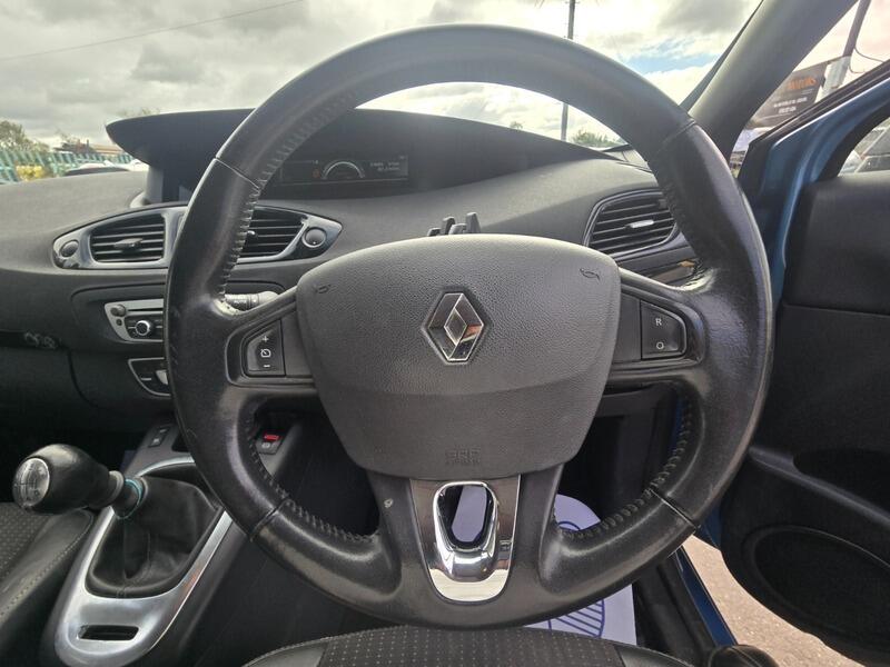 Used Renault Grand Scenic 2015 for sale - 76573450: Photo 25