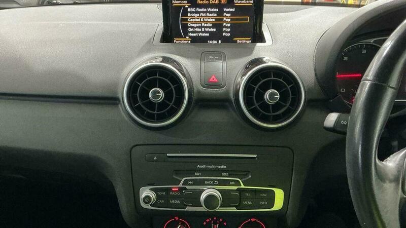 Used Audi A1 2015 for sale - 77478718: Photo 2