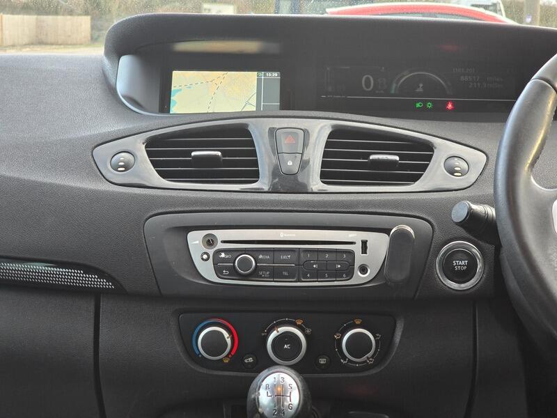 Used Renault Scenic 2012 for sale - 77468218: Photo 22