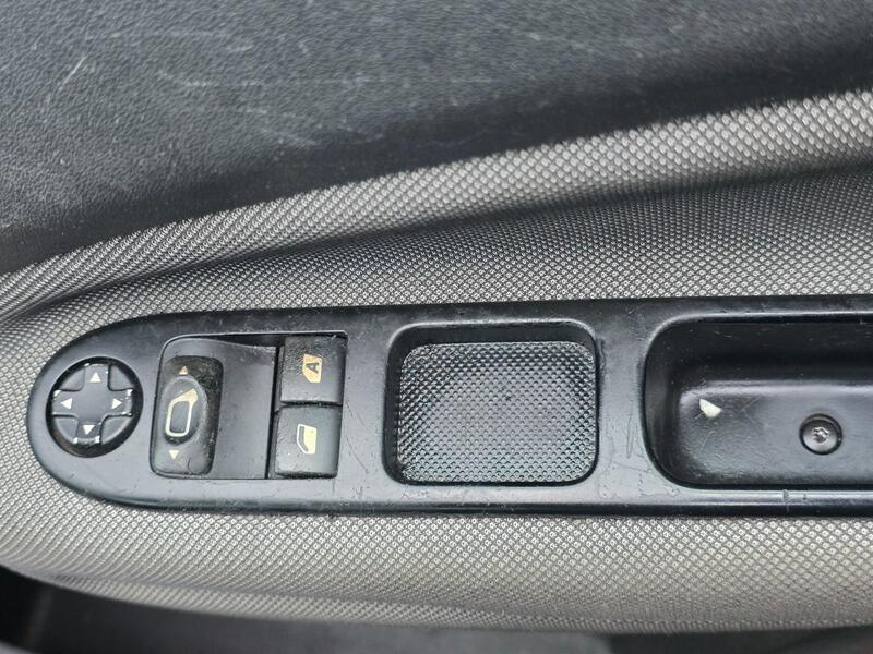 Used Citroen C3 Picasso 2010 for sale - 77883518: Photo 10