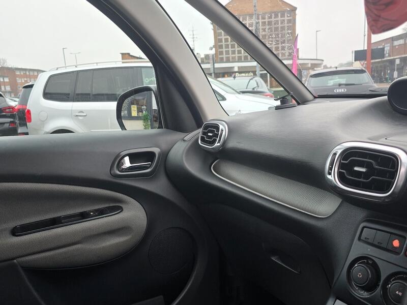 Used Citroen C3 Picasso 2010 for sale - 77883518: Photo 27