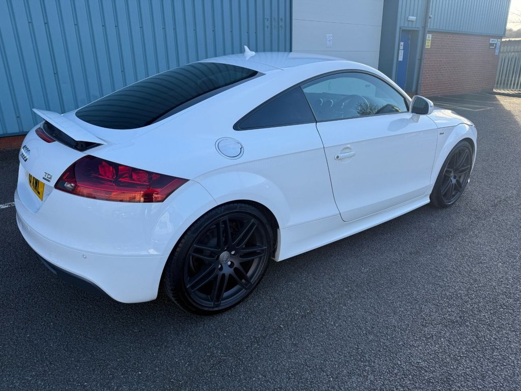 Used Audi TT 2013 for sale - 76642452: Photo 2