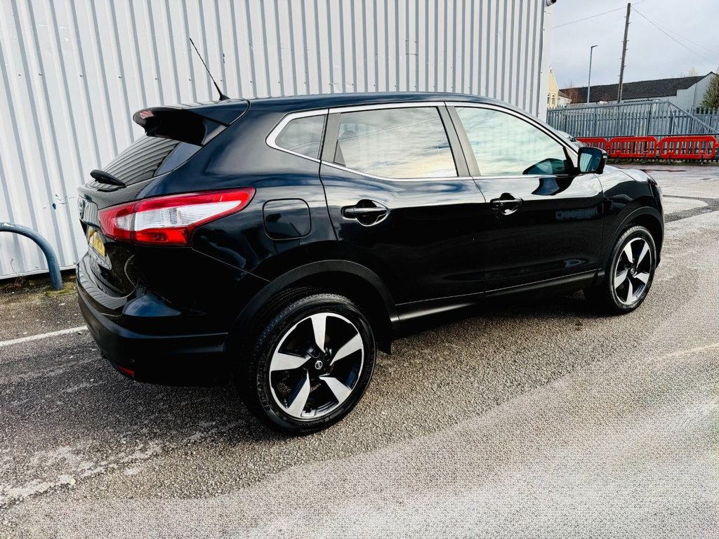 Used Nissan Qashqai 2017 for sale - 76595893: Photo 2