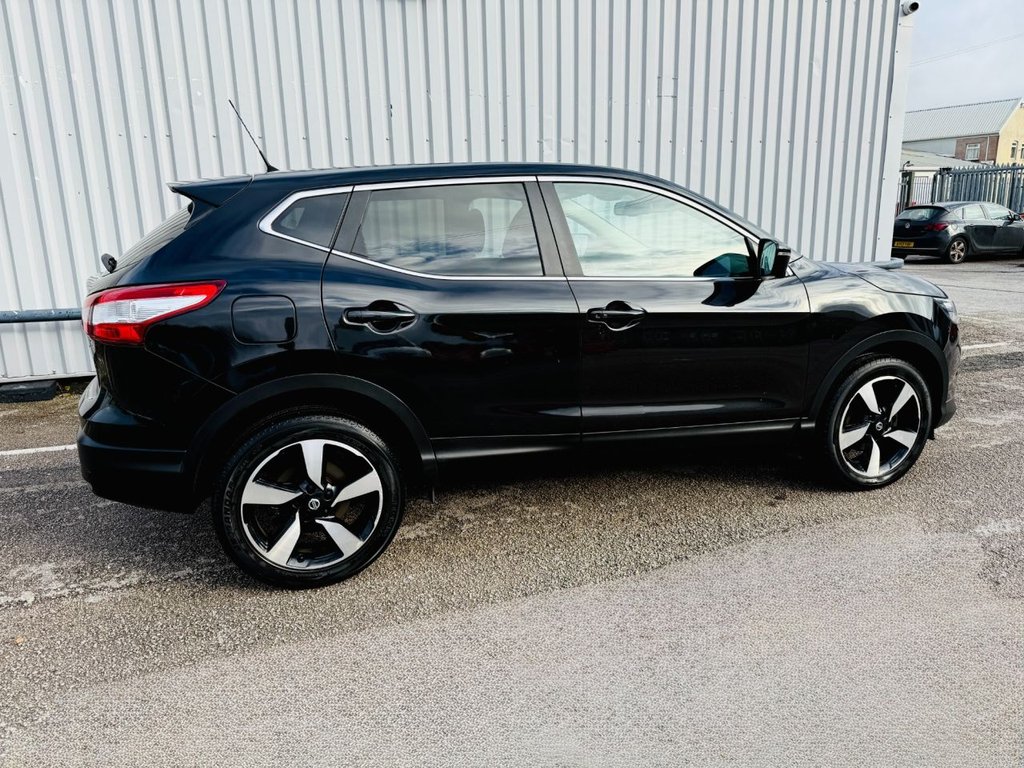 Used Nissan Qashqai 2017 for sale - 76595893: Photo 3