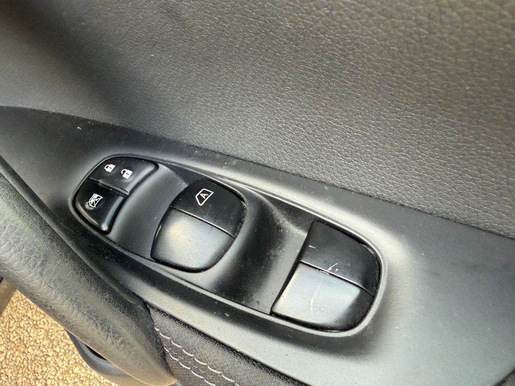 Used Nissan Qashqai 2017 for sale - 76595893: Photo 30