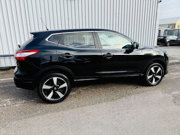 Used Nissan Qashqai 2017 for sale - 76595893: Photo