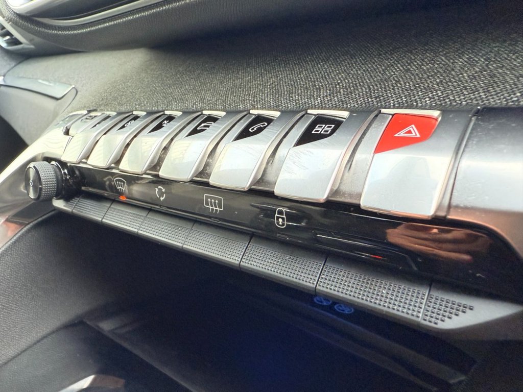 Used Peugeot 3008 2018 for sale - 76582904: Photo 18