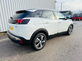 Used Peugeot 3008 2018 for sale - 76582904: Photo