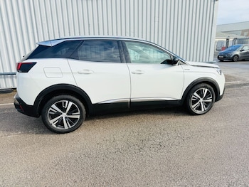 Used Peugeot 3008 2018 for sale - 76582904: Photo