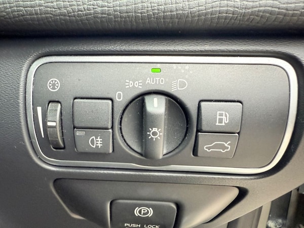 Used Volvo XC60 2014 for sale - 76168095: Photo 38