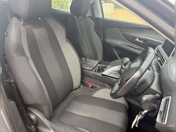 Used Peugeot 3008 2017 for sale - 76317111: Photo