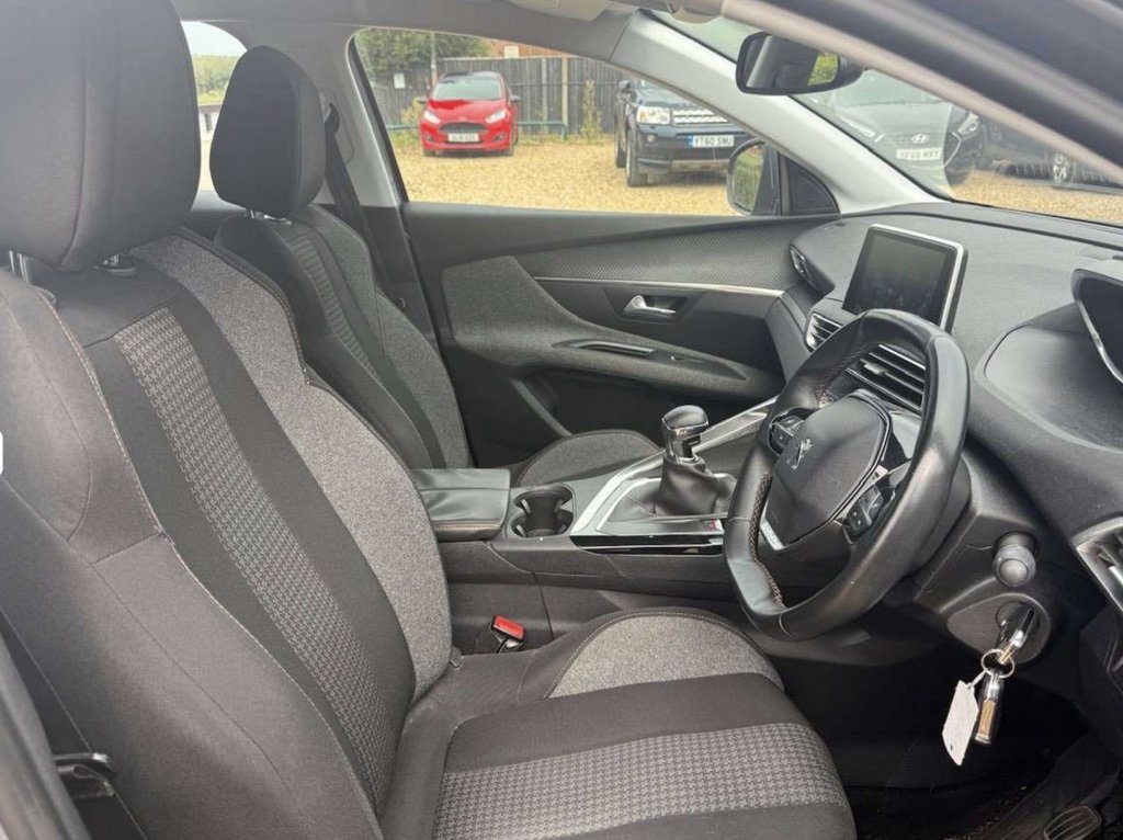Used Peugeot 3008 2017 for sale - 76317111: Photo 6